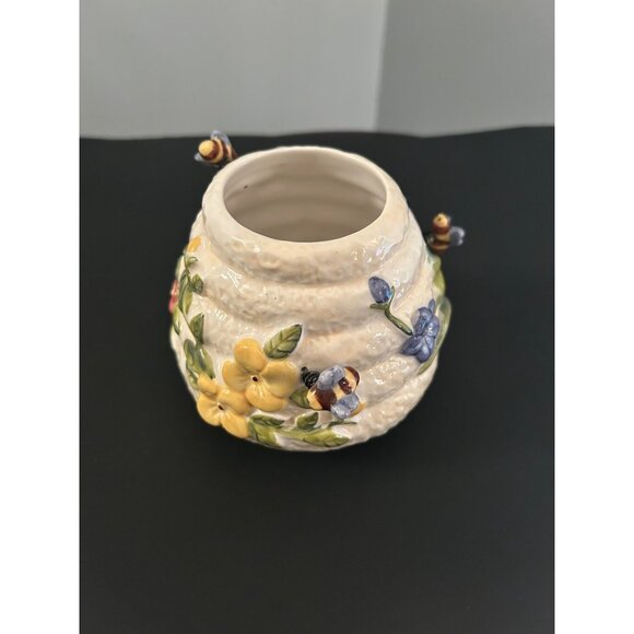 Honeycomb-Inspired Ceramic Tealight Candle Capper Floral & Bumblebee Details - Picture 2 of 8